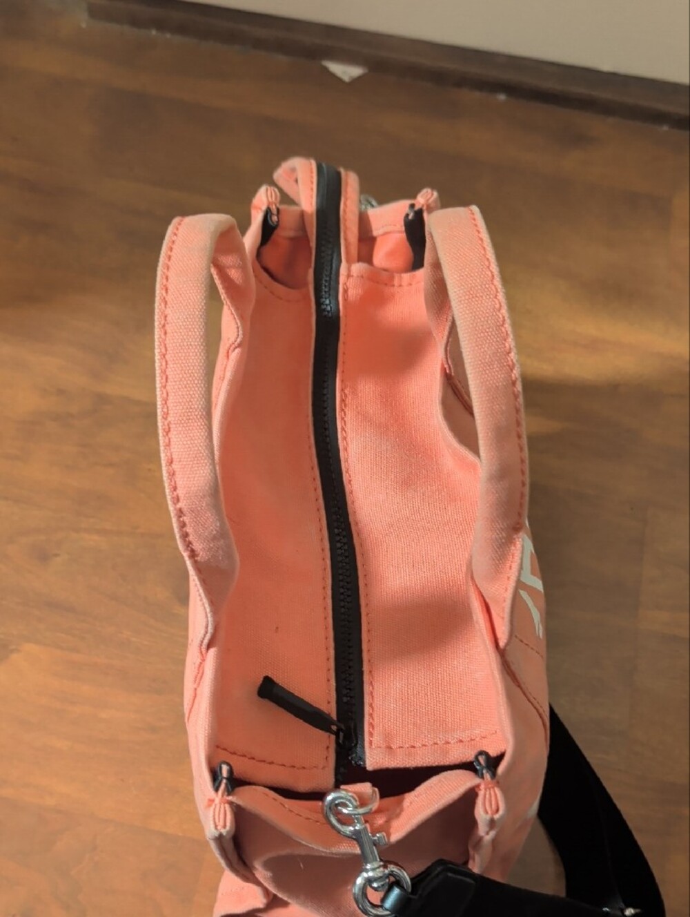 Marc Jacobs Coral Canvas The Tote Bag - Picture 3 of 6